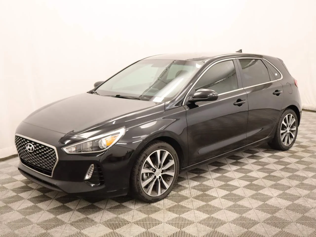 2019 Hyundai Elantra GT GT Auto's photo