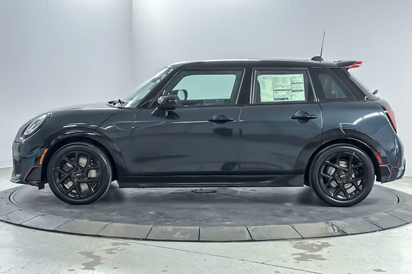 New 2026 Legend Gray Metallic MINI Iconic image 5