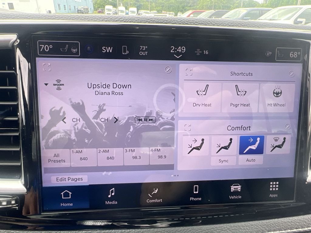 Used 2023 Silver Chrysler Touring L image 22