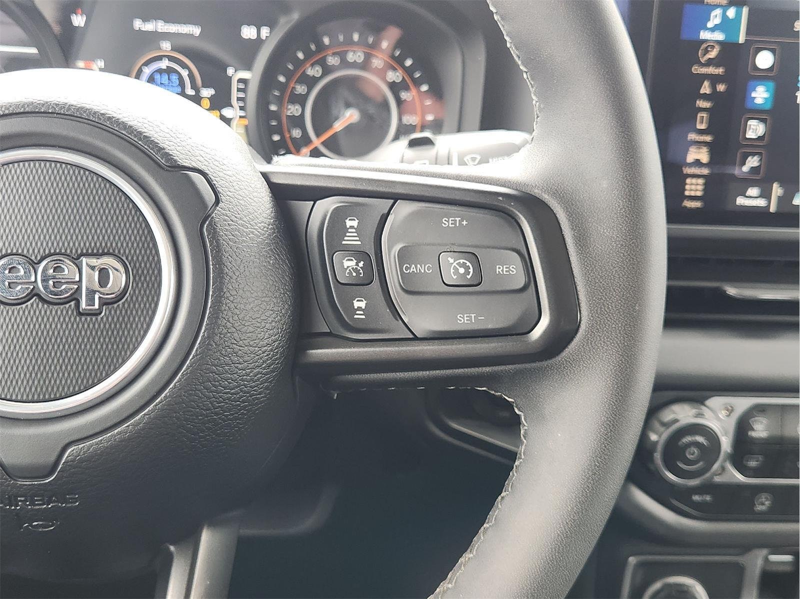 2025 Jeep Wrangler photo 30 of 34