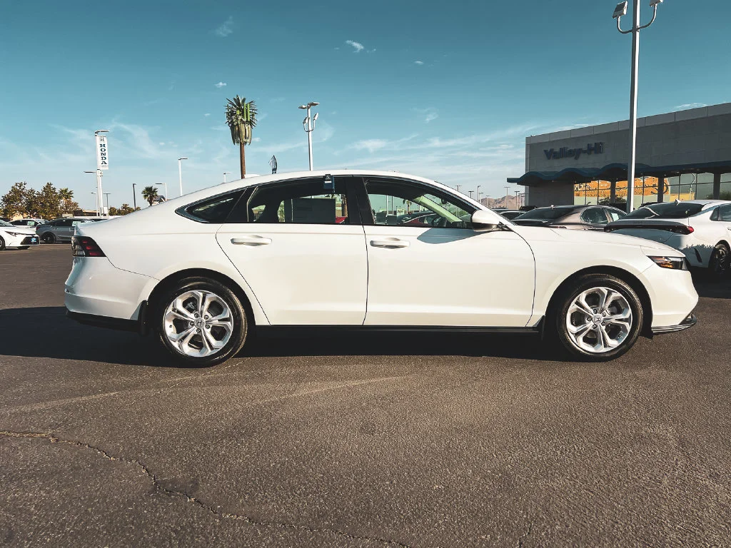 New 2026 Platinum White Pearl Honda LX image 11