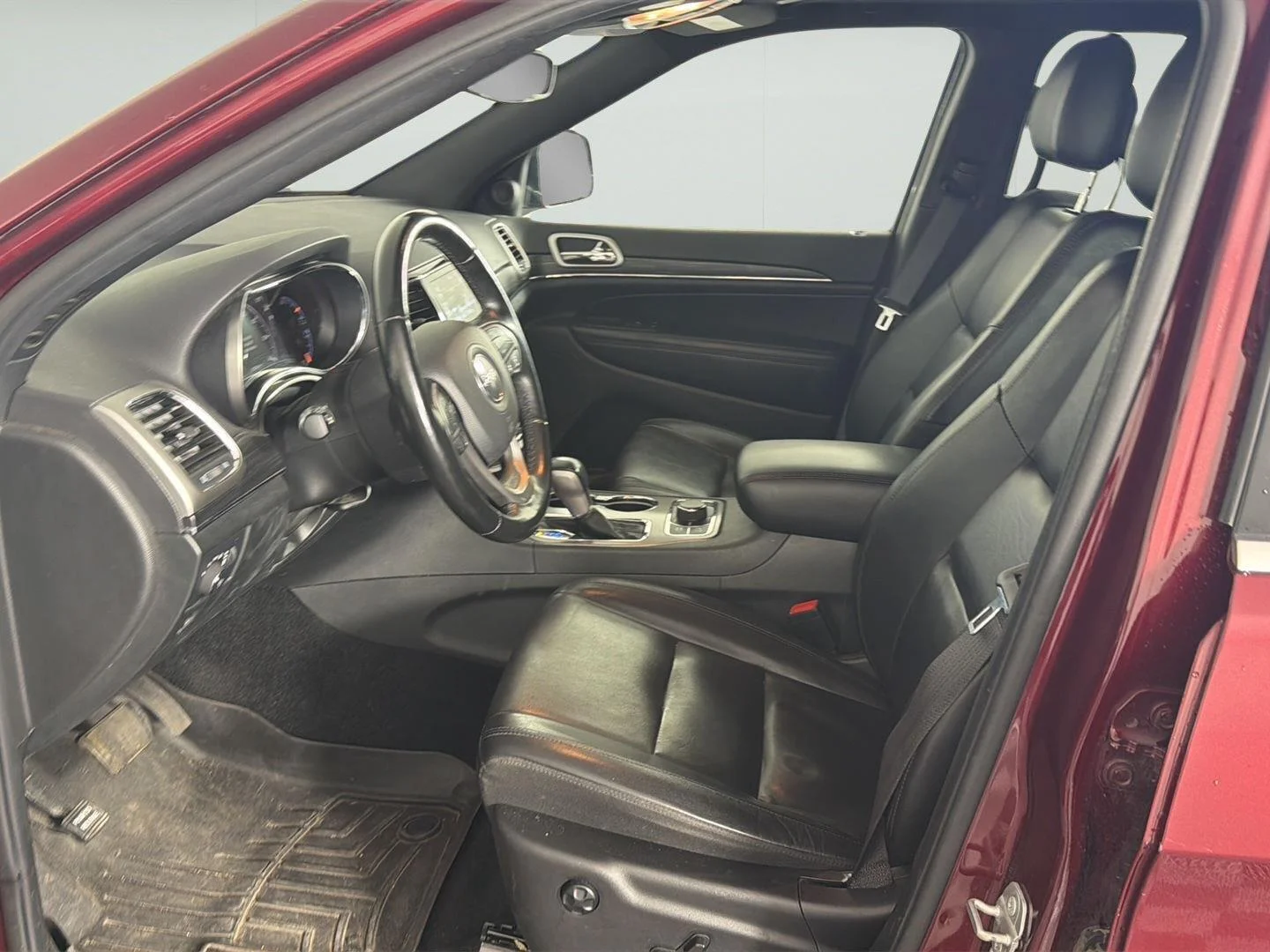 Used 2022 Velvet Red Pearlcoat Jeep Limited image 13