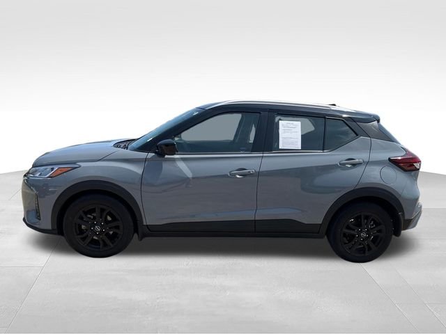 Used 2023 Gray Nissan SV image 2