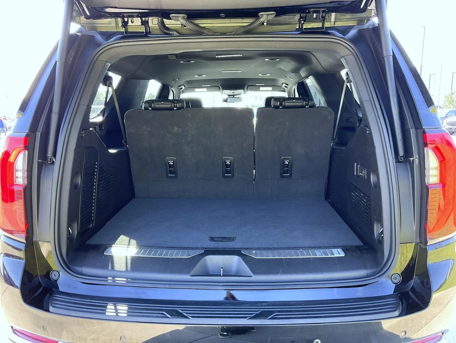 Used 2025 Black GMC Denali image 23
