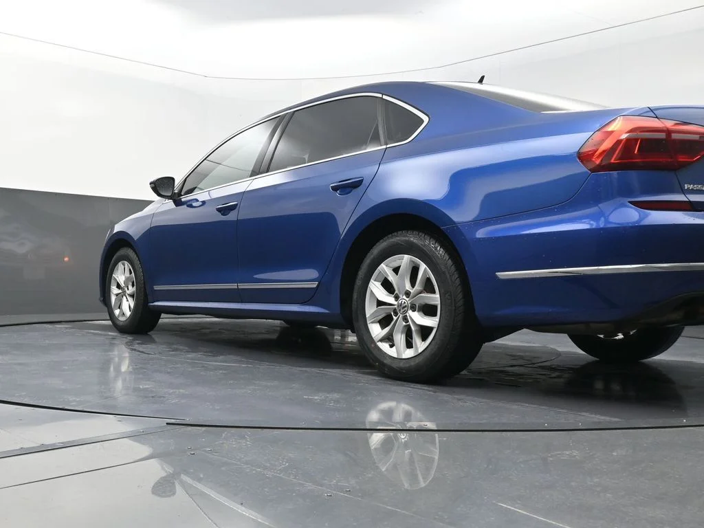 Used 2017 Blue Volkswagen 1.8T S image 27