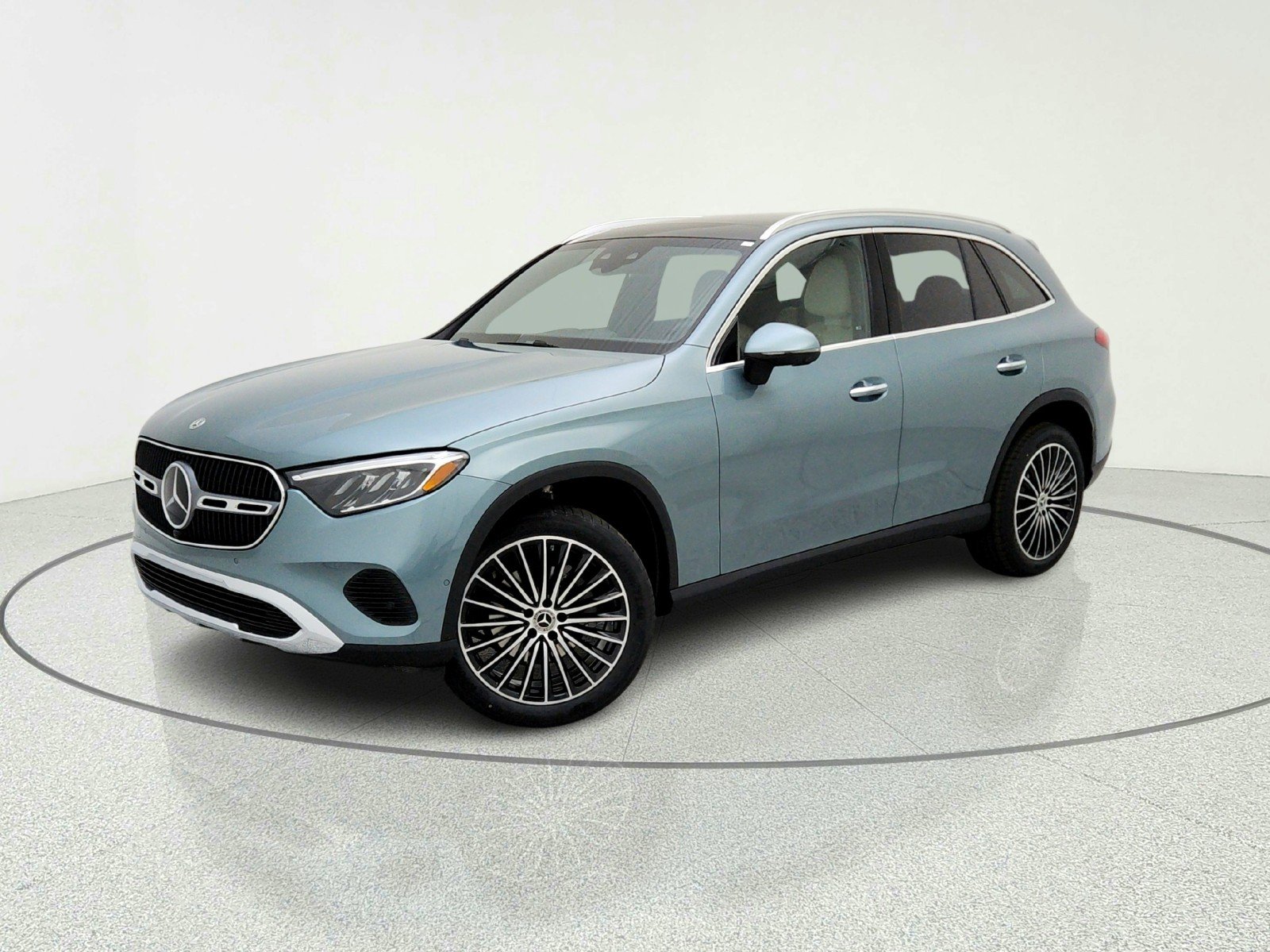 2026 Mercedes-Benz GLC GLC 300's photo