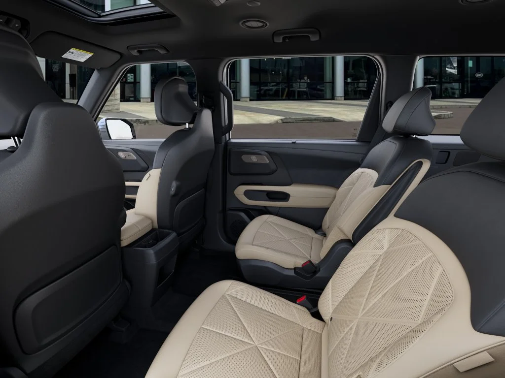 New 2027 Glacial White Pearl Kia EX image 18