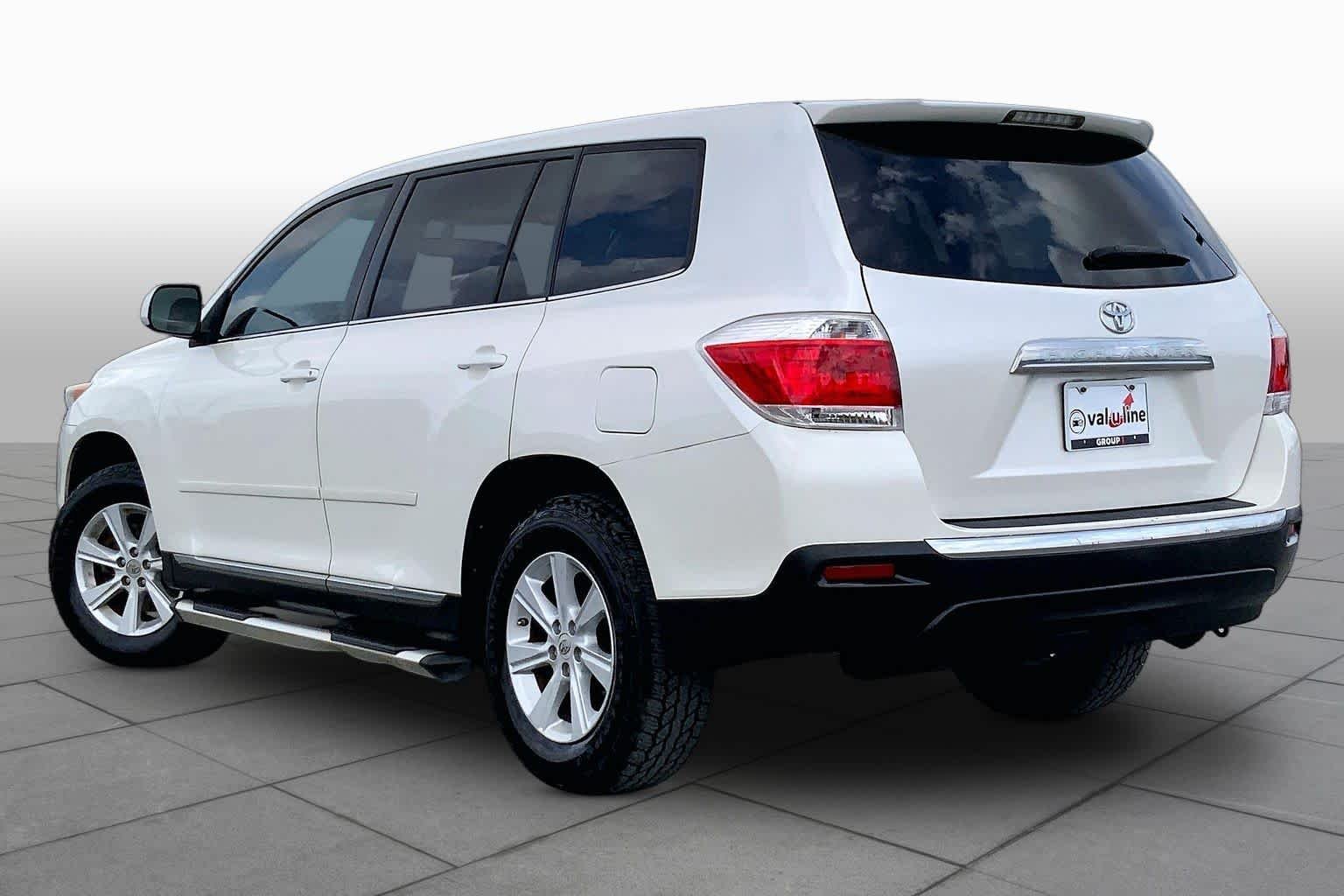 Used 2012 Blizzard Pearl Toyota  image 12