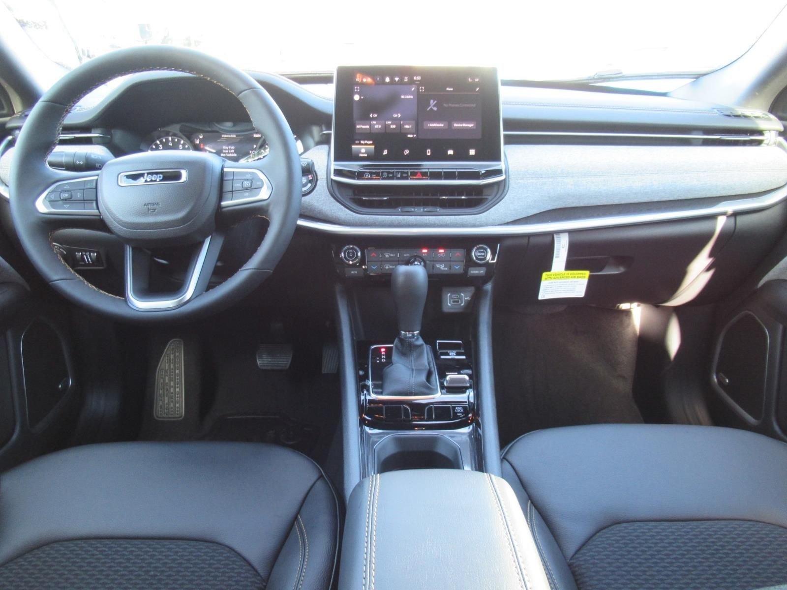 New 2026 Diamond Black Crystal Pearlcoat Jeep Latitude image 12