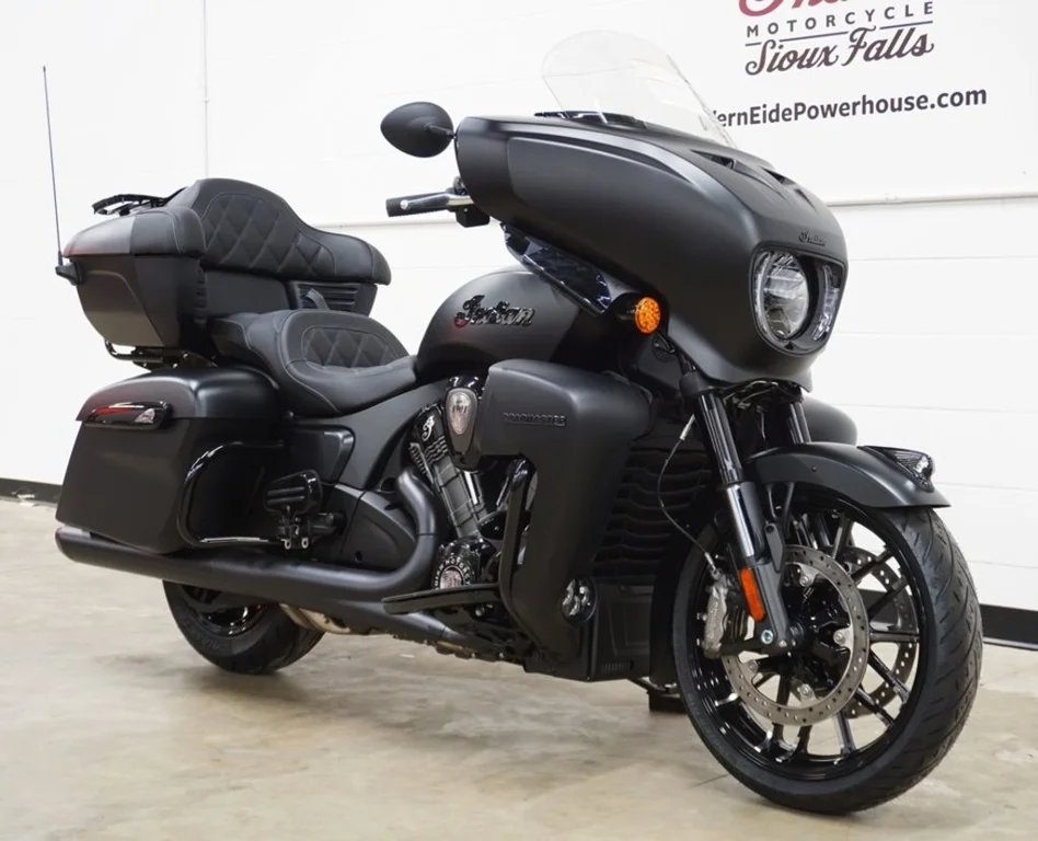New 2026 BLACK SMOKE Indian Motorcycle  image 3