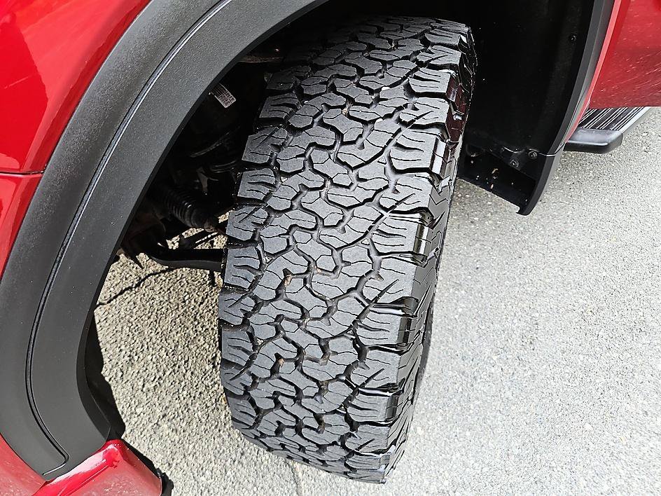 Used 2023 Volcanic Red Tintcoat GMC Elevation image 26