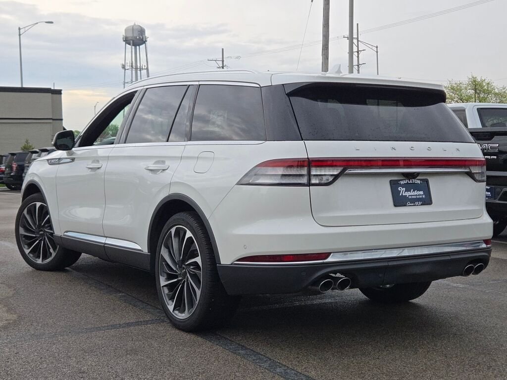 Used 2021 White Lincoln Reserve image 17
