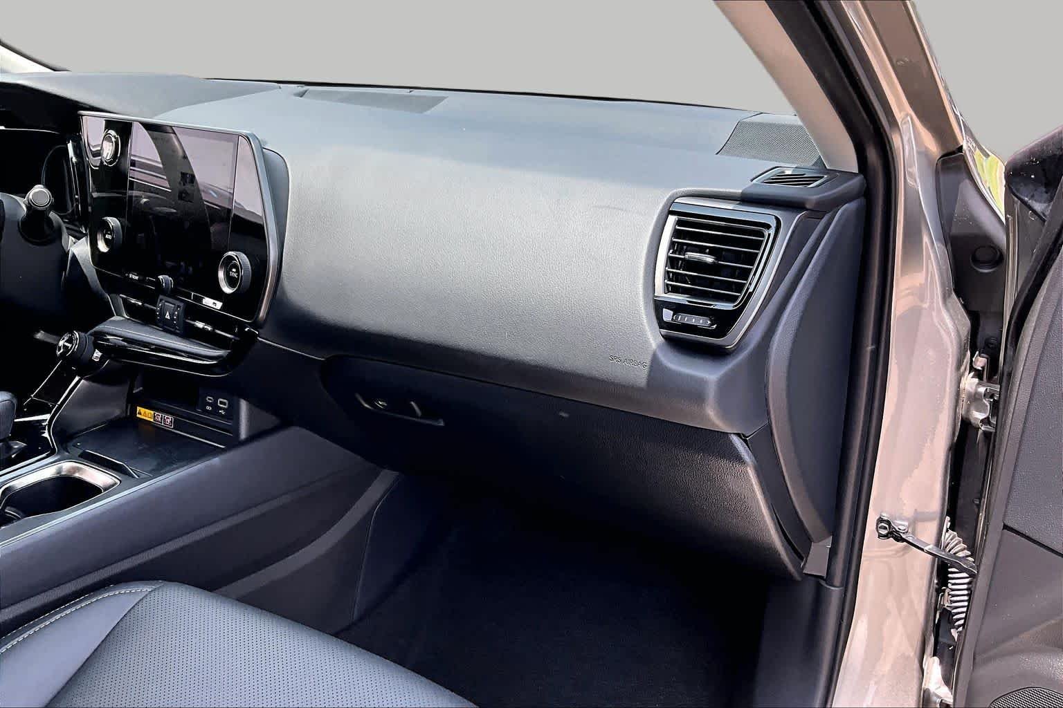 Used 2025 Atomic Silver Lexus  image 16