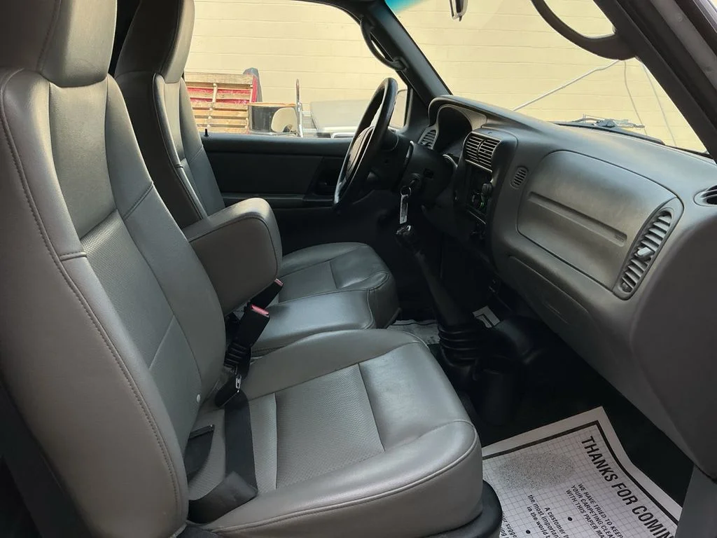 Used 2004 Silver Ford XL image 22