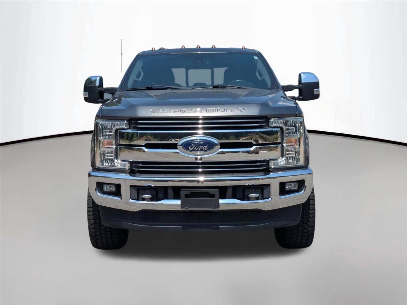 Used 2018 Magnetic Metallic Ford LARIAT image 2