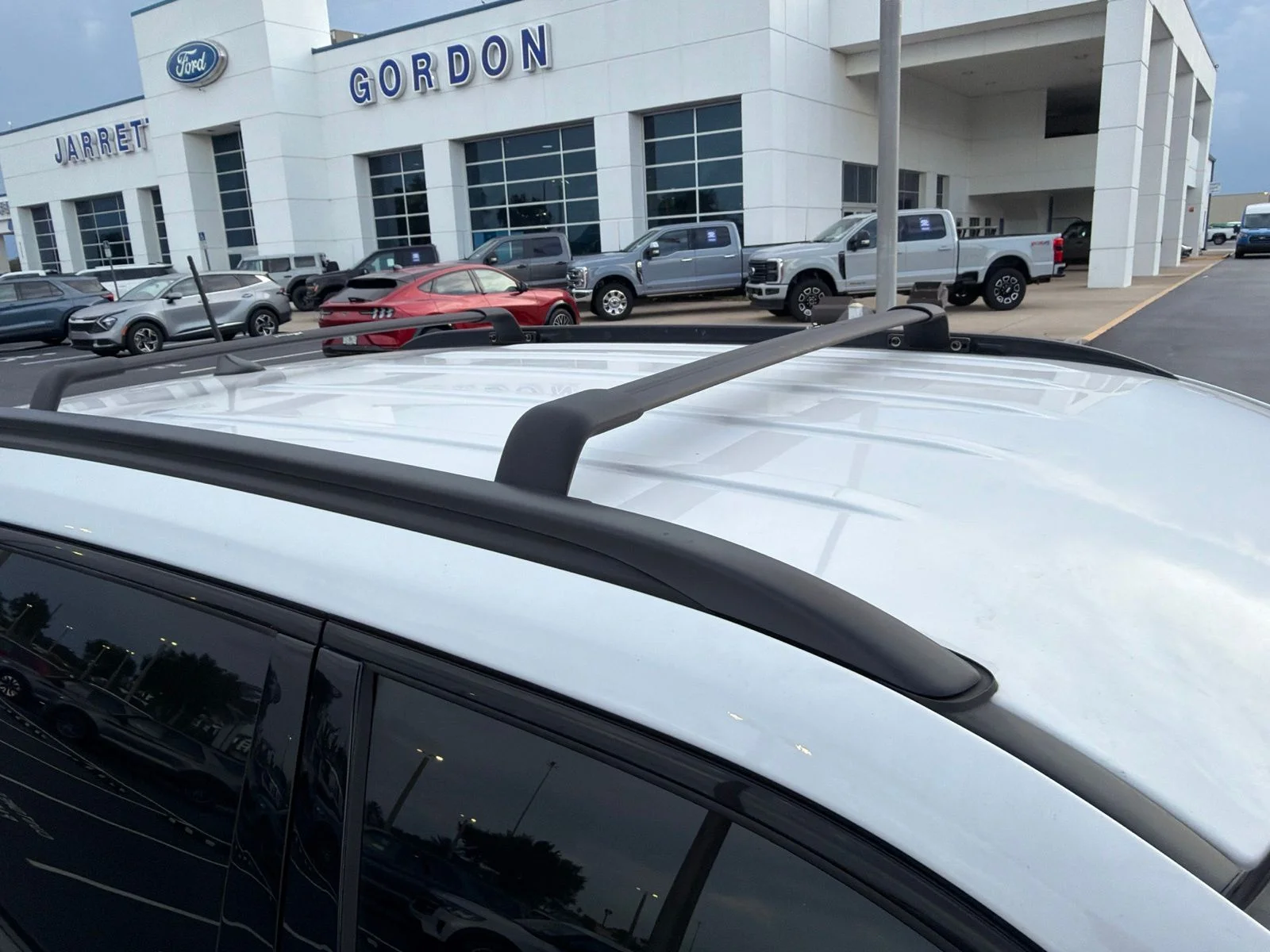 Certified Used 2025 White Jeep Latitude image 9