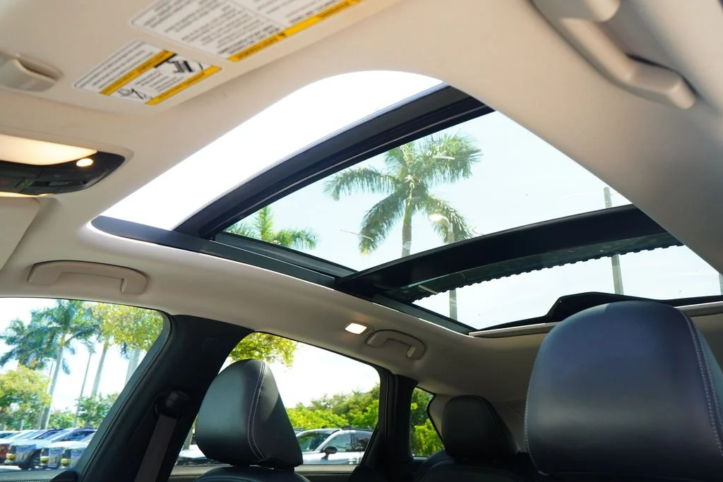 Used 2021 Black INFINITI LUXE image 5