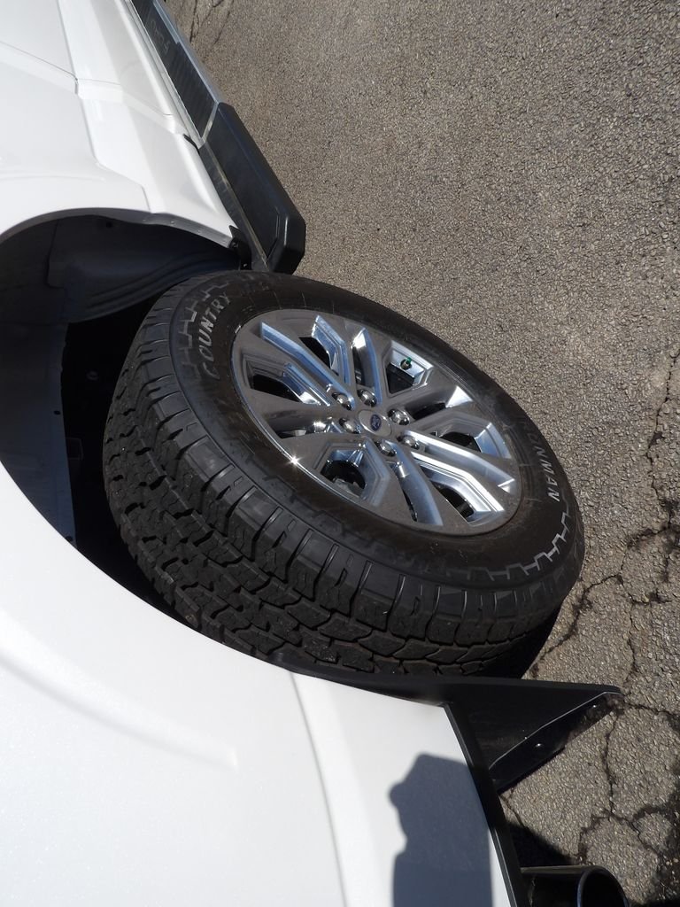 Used 2024 White Metallic Ford Lariat image 11