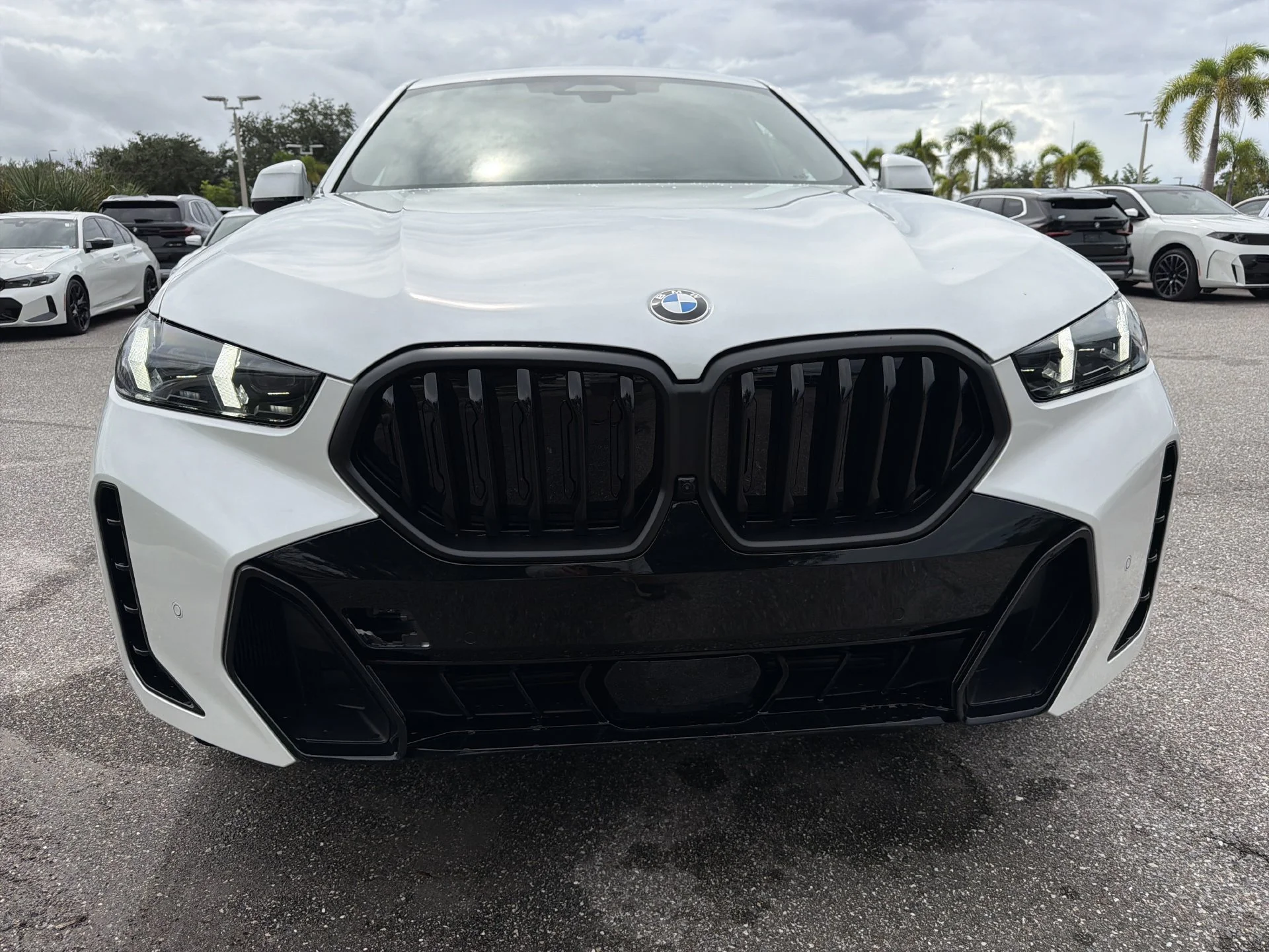 New 2027 Mineral White Metallic BMW xDrive40i image 2
