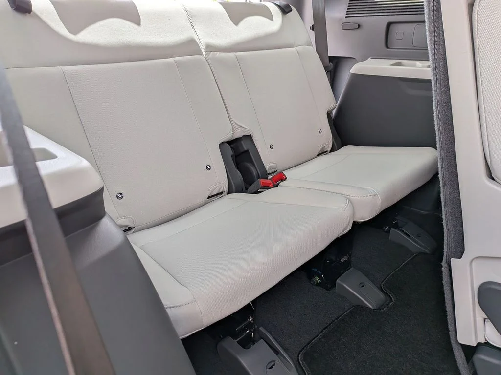 New 2026 Gray Hyundai SE image 29