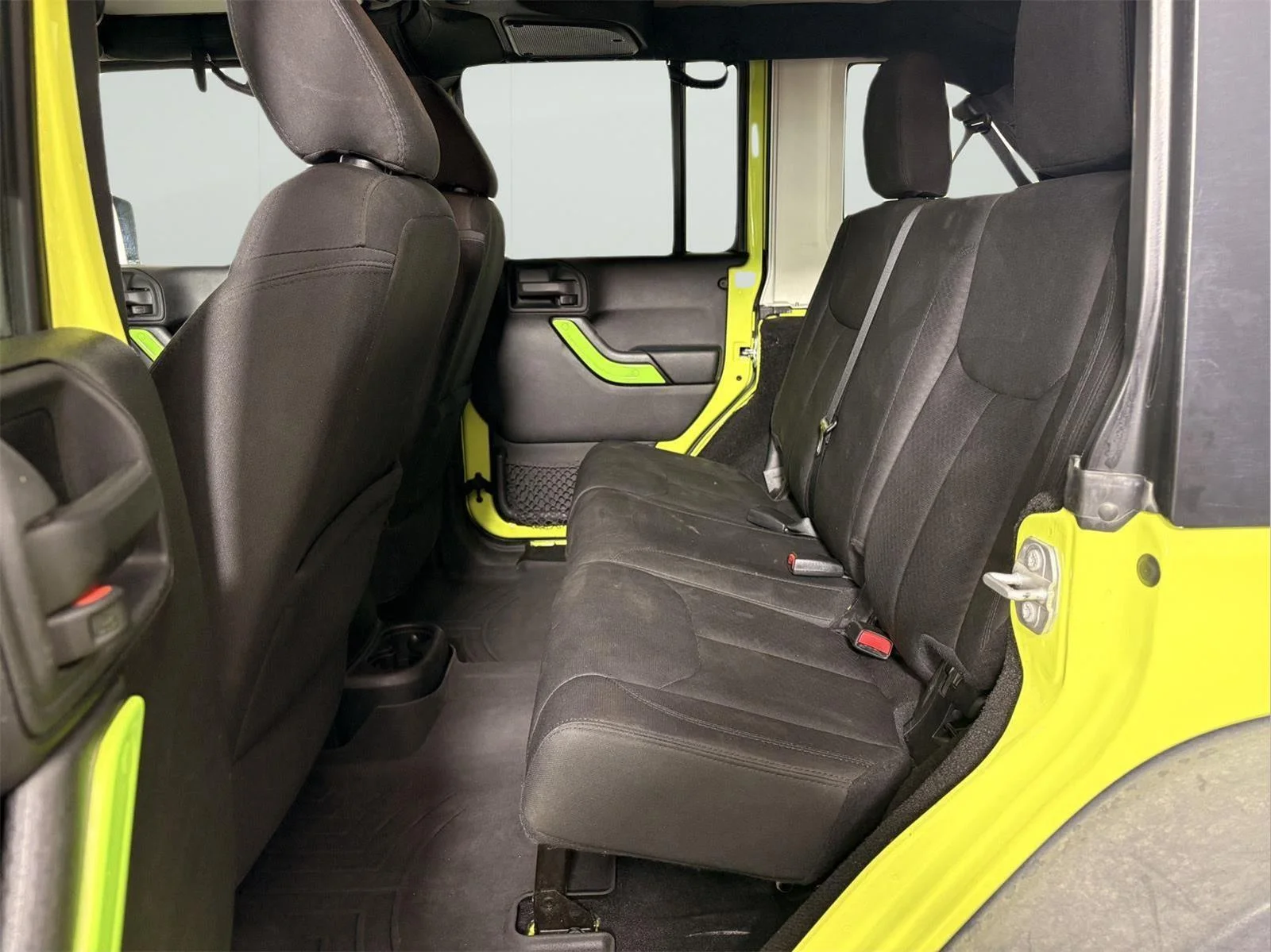 Used 2016 Hypergreen Clearcoat Jeep Sport image 15