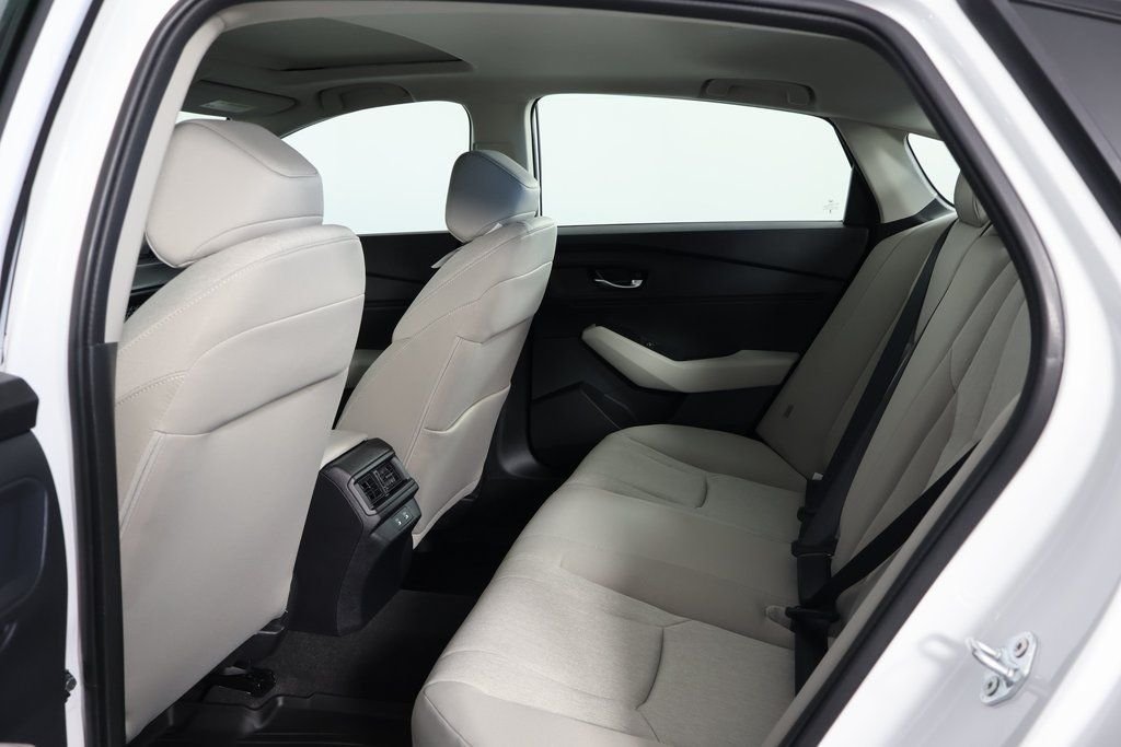 New 2026 Platinum White Pearl Honda SE image 6