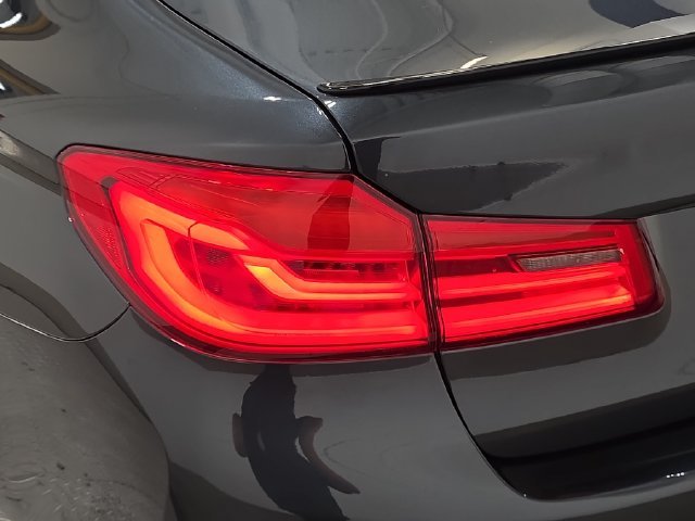 Used 2020 Singapore Gray Metallic BMW Competition image 32