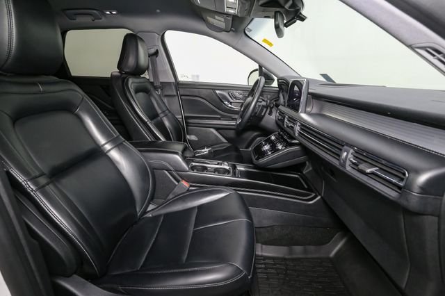 Used 2022 White Lincoln Standard image 16