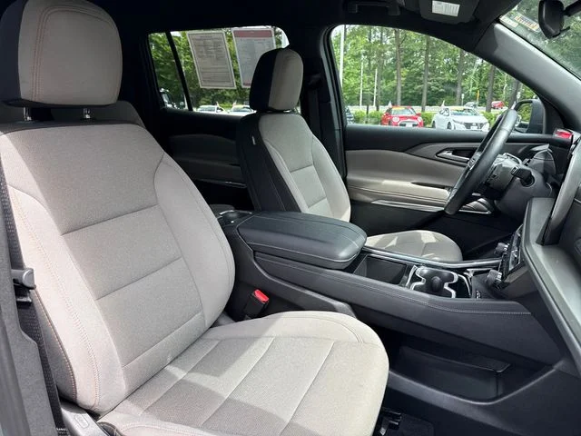 Used 2025 Gray Chevrolet LT image 27