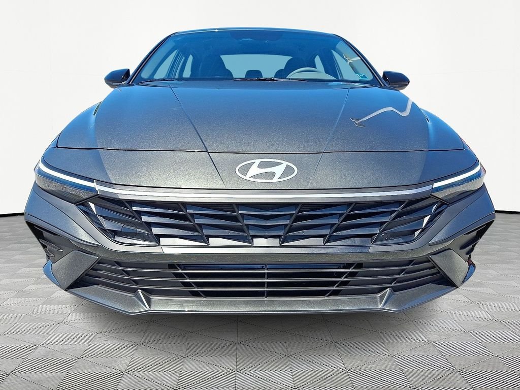 Used 2026 Gray Hyundai SEL Sport image 2