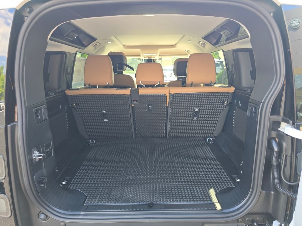 New 2026 Fuji White Land Rover S image 10