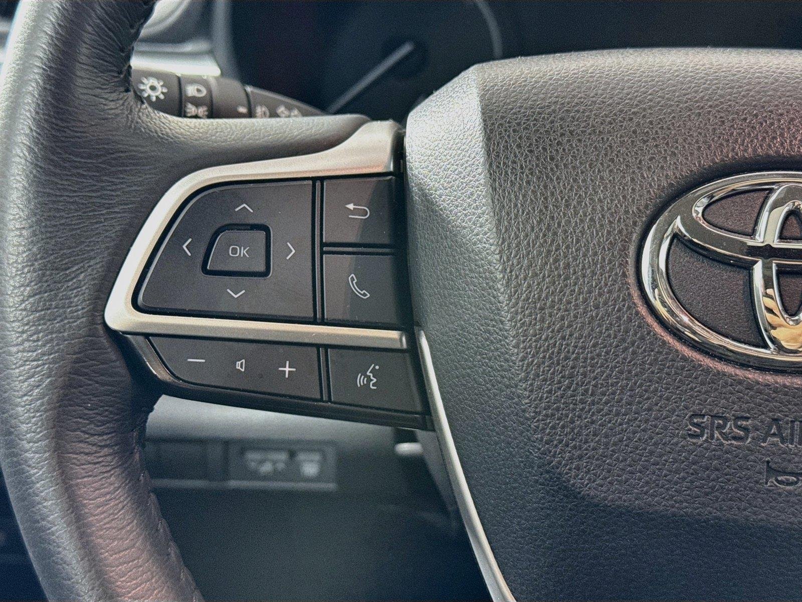 Certified Used 2025 Magnetic Gray Metallic Toyota XLE 8-Passenger image 18