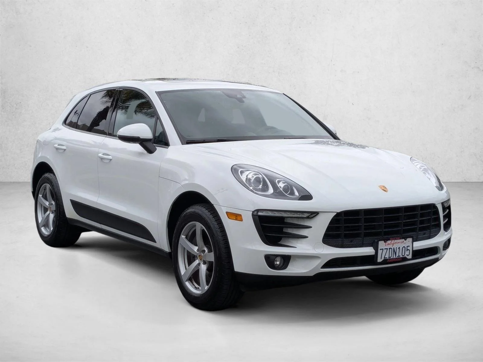 Used 2017 White Porsche  image 4