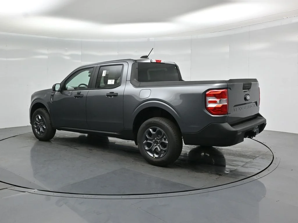 New 2026 Carbonized Gray Metallic Ford XLT image 6