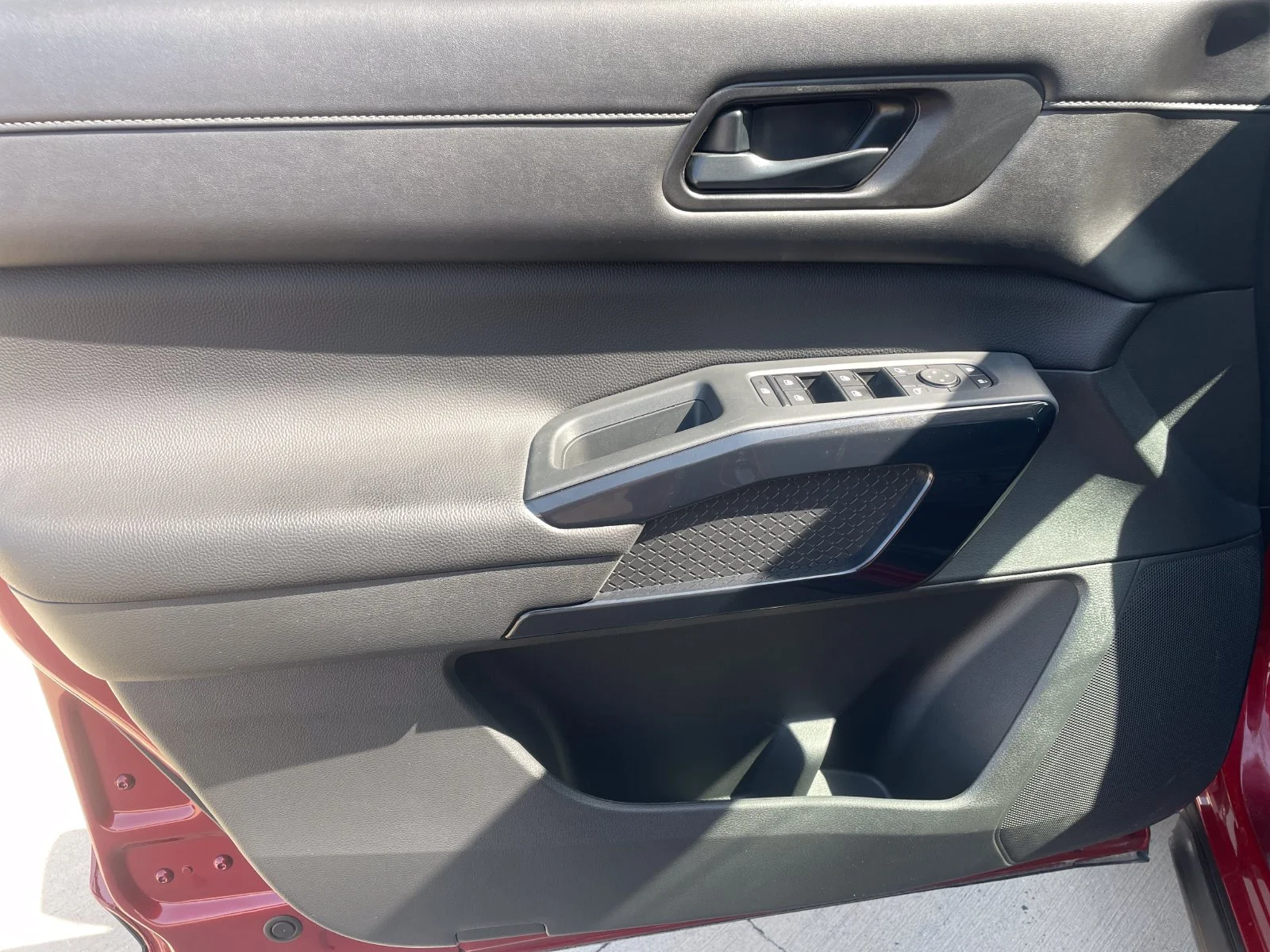 Used 2025 Red Nissan SV image 21