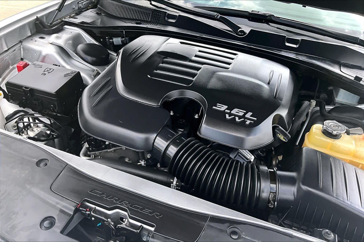 Used 2022 Triple Nickel Clearcoat Dodge SXT image 32