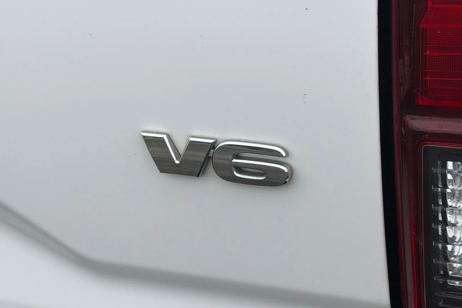 Used 2018 White Toyota SR5 image 39