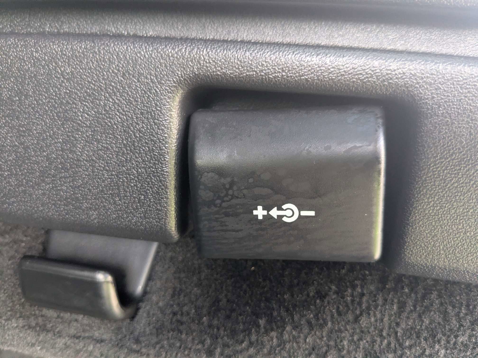 Used 2022 Petrolix Blue Land Rover SE image 17