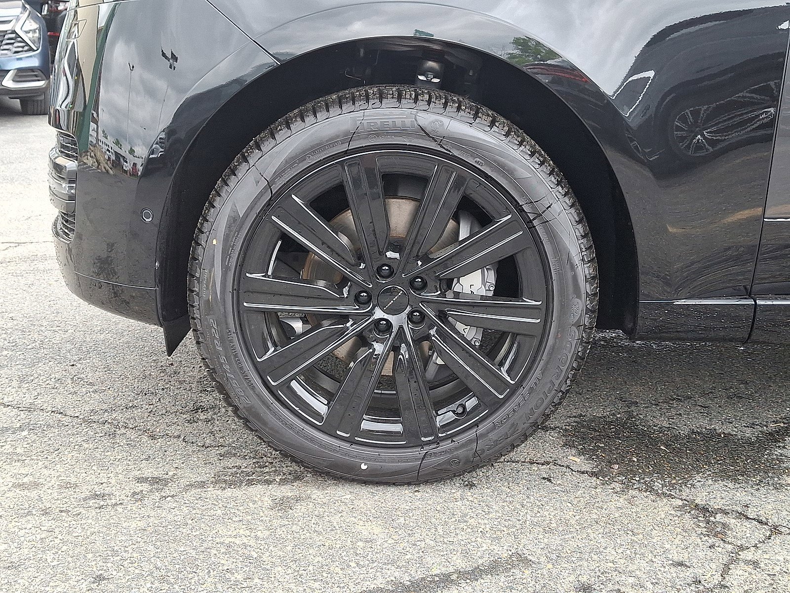 New 2026 Santorini Black LAND ROVER SE image 2