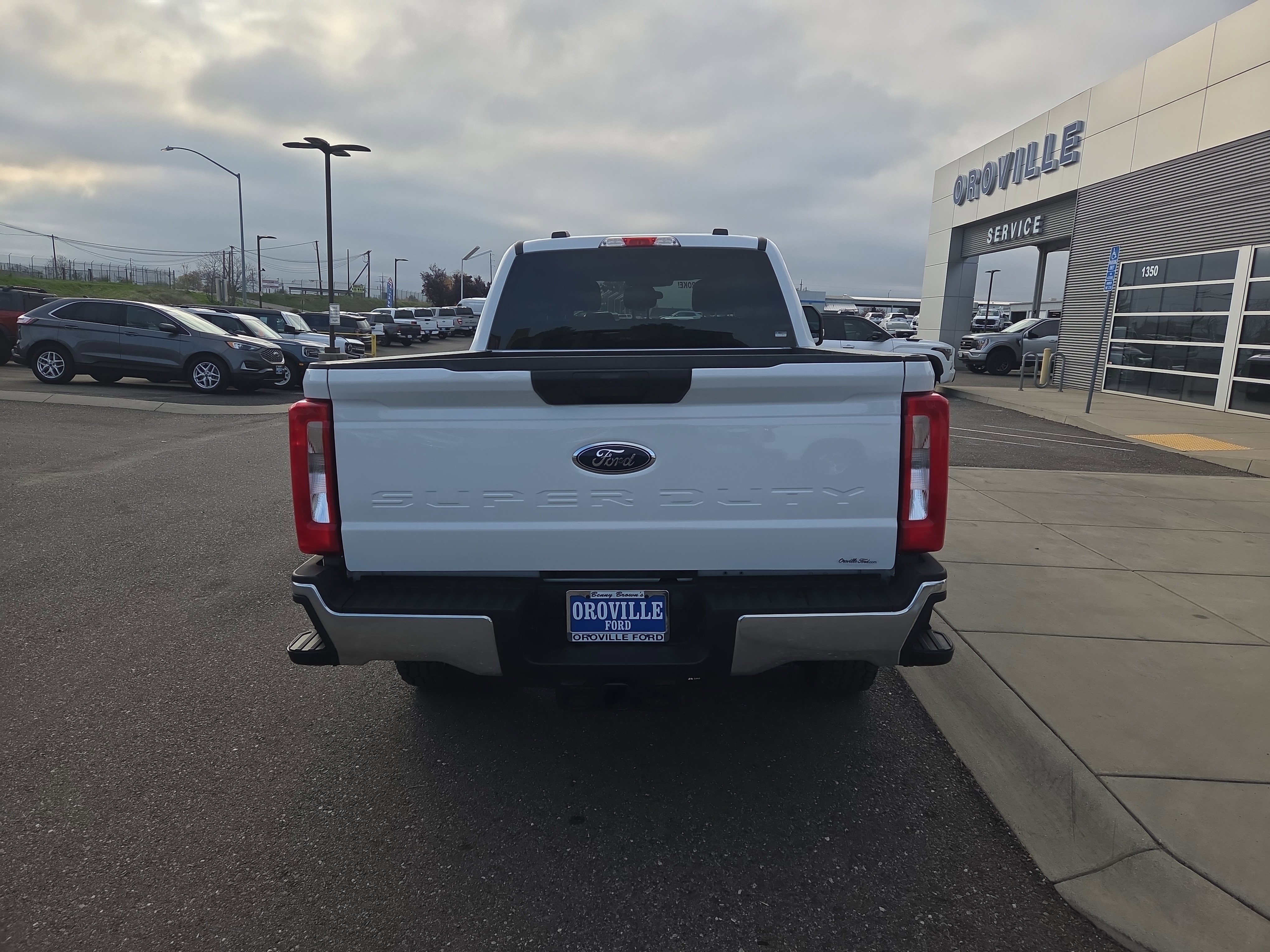 Certified Used 2024 Oxford White Clearcoat Ford XLT image 4