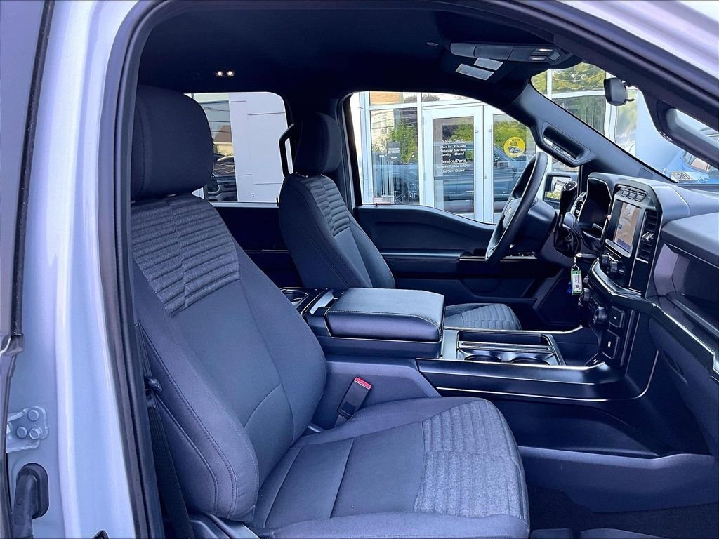 Used 2022 White Metallic Ford XL image 11