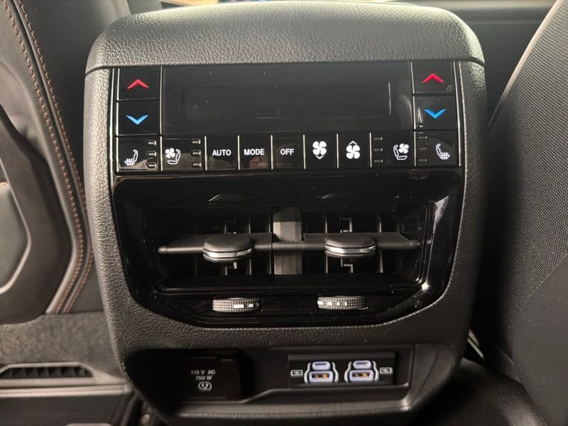 Used 2025 White Jeep Summit image 17