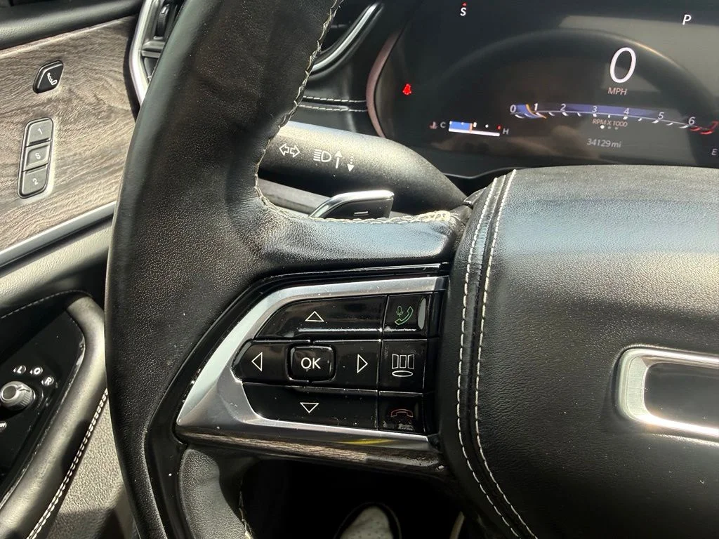 Used 2021 White/off-white Jeep Overland image 19