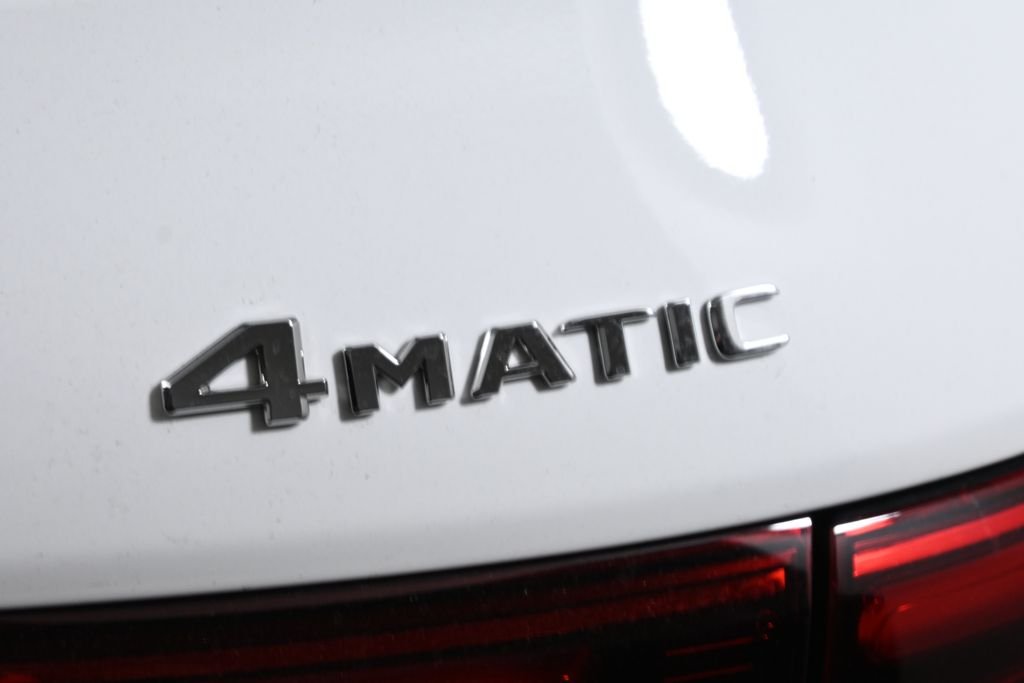 Used 2026 Polar White Mercedes-Benz GLB 250 image 38
