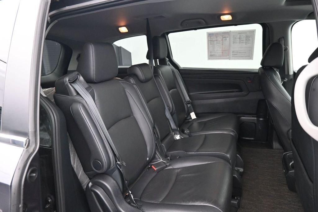 Used 2023  Honda EX-L image 12