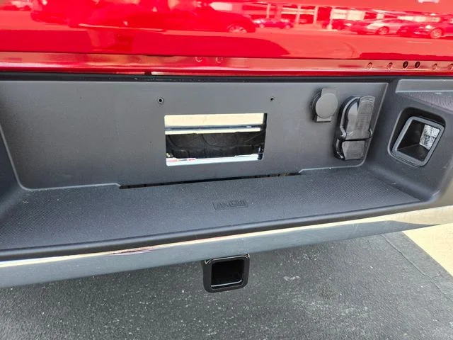 Used 2025 Red Ford XLT image 19