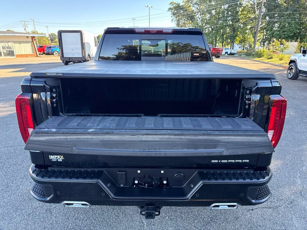 Used 2025 Onyx Black GMC Denali image 36