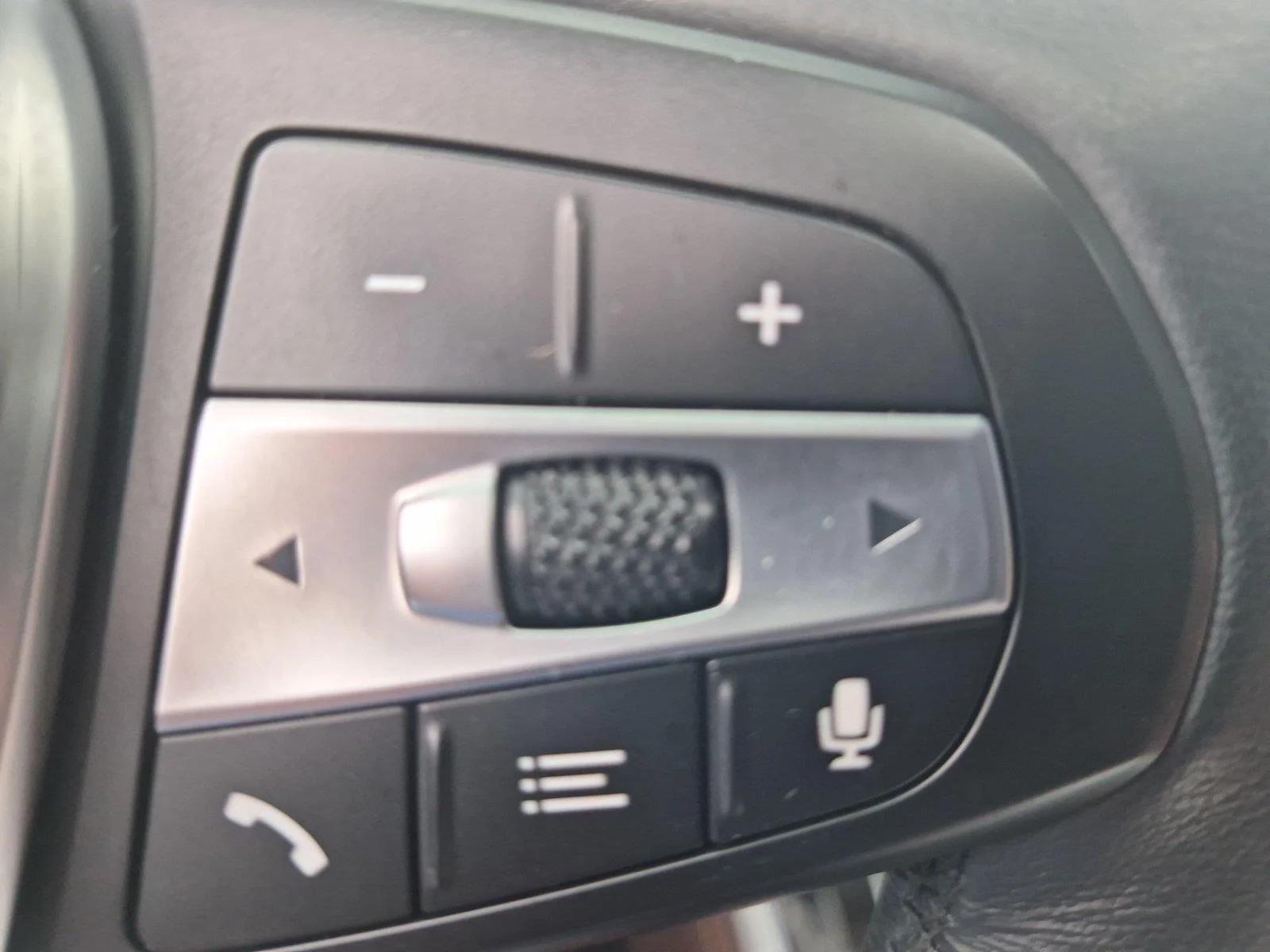 Certified Used 2025 Skyscraper Grey Metallic BMW xDrive40i image 20