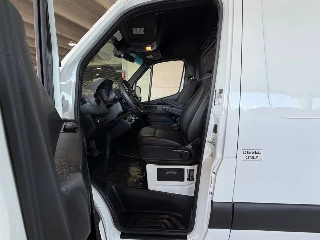 Used 2025 White Mercedes-Benz Cargo 170 WB image 13