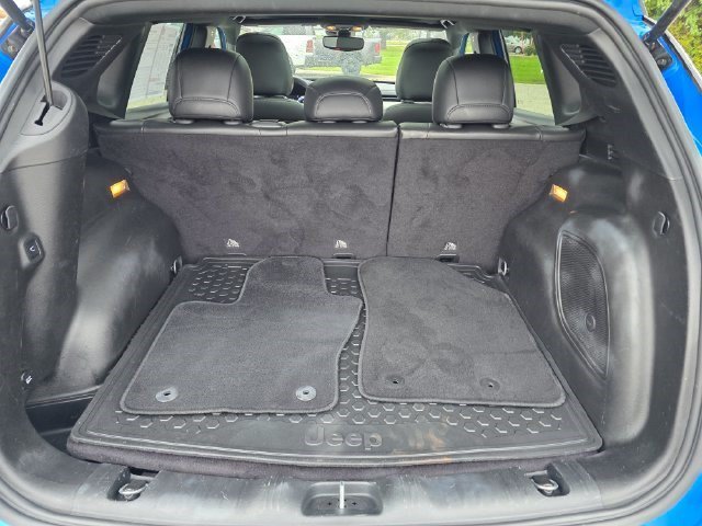 Certified Used 2023 Laser Blue Pearlcoat Jeep Limited image 9